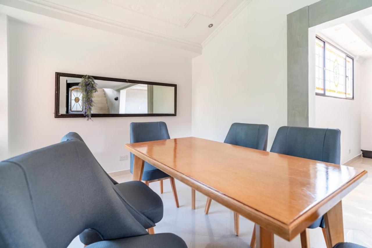 Сasa de vacaciones 3 Story Penthouse With 2 Parking Spaces In Laureles