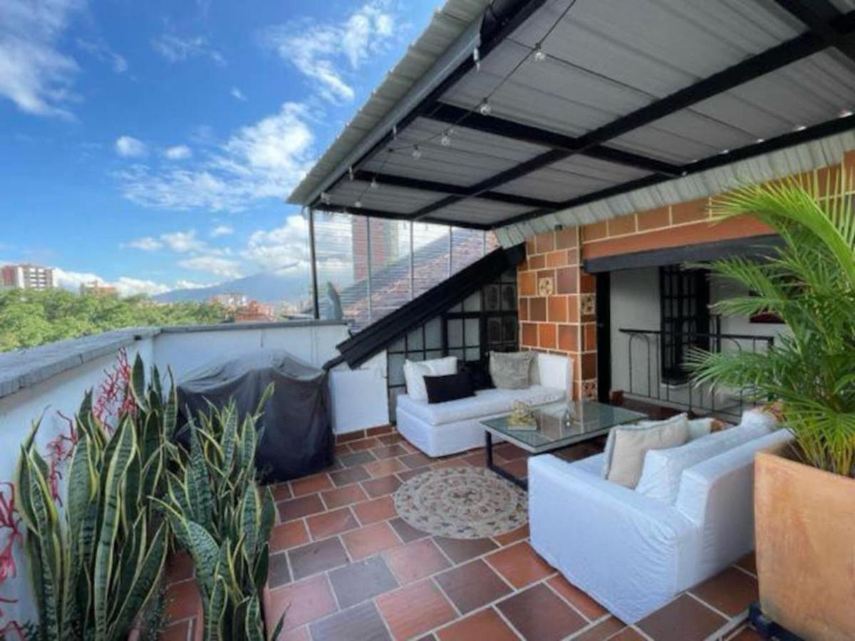 3 Story Penthouse With 2 Parking Spaces In Laureles Сasa de vacaciones