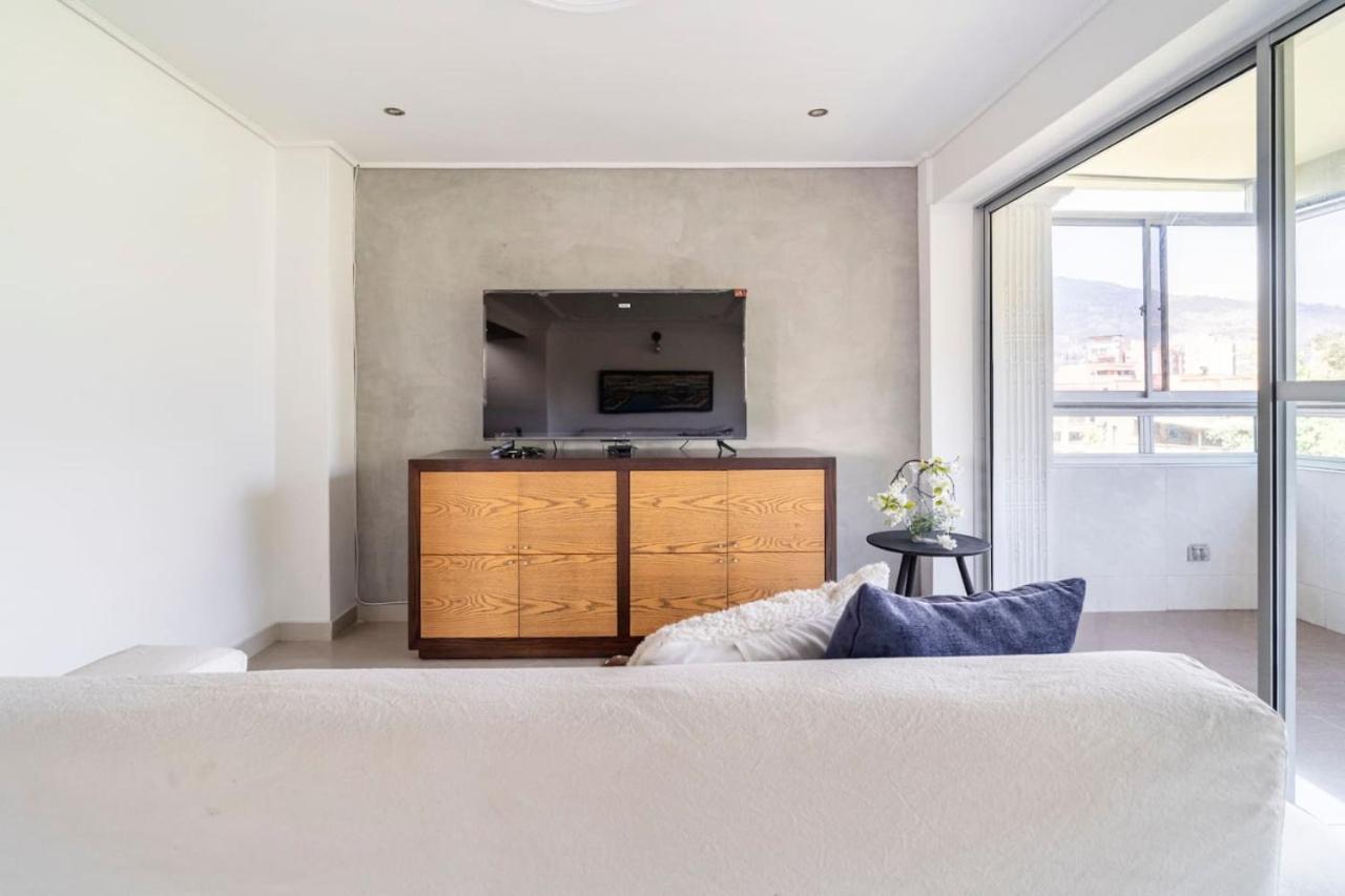 3 Story Penthouse With 2 Parking Spaces In Laureles * Medellín