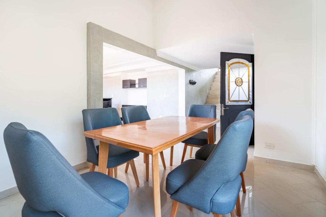 3 Story Penthouse With 2 Parking Spaces In Laureles Сasa de vacaciones