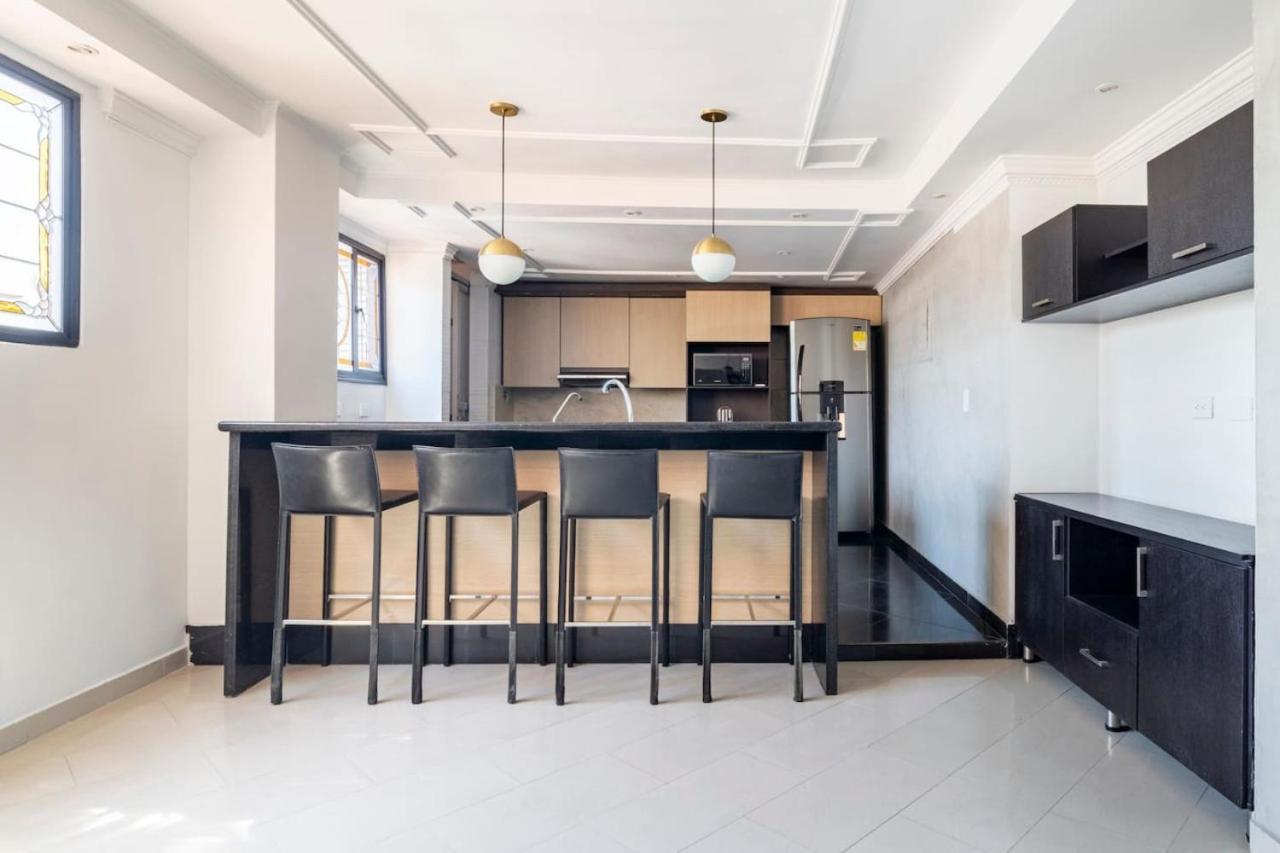 Сasa de vacaciones 3 Story Penthouse With 2 Parking Spaces In Laureles
