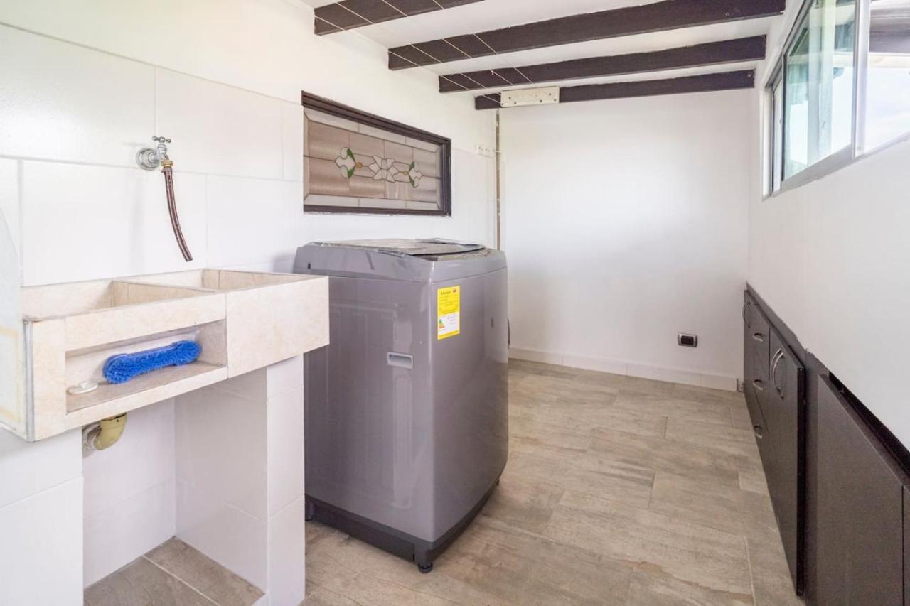 3 Story Penthouse With 2 Parking Spaces In Laureles Medellín