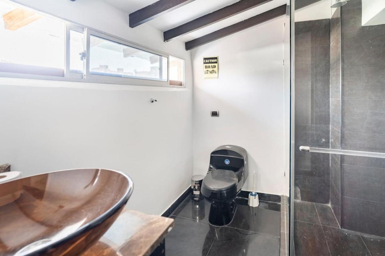 3 Story Penthouse With 2 Parking Spaces In Laureles Medellín