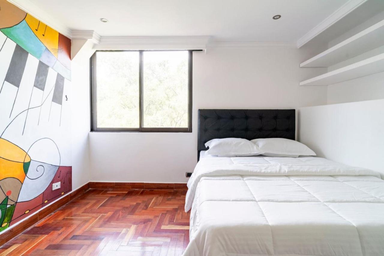 Сasa de vacaciones 3 Story Penthouse With 2 Parking Spaces In Laureles Medellín